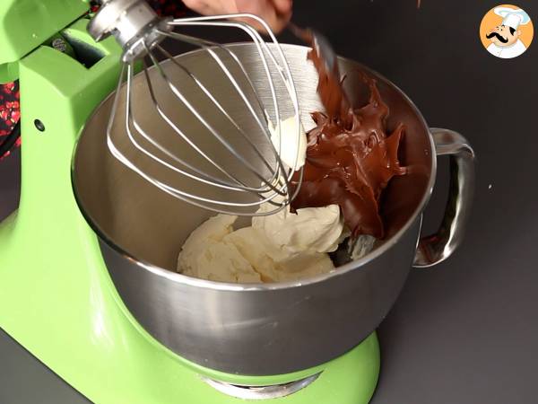 Pandoro farcito con crema al mascarpone e Nutella - Preparazione tappa 1