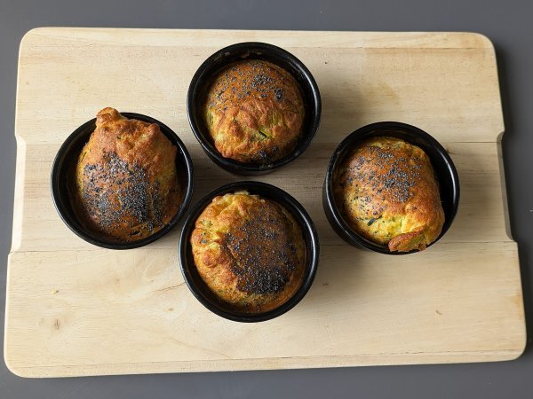 Muffin alle zucchine in friggitrice ad aria: la ricetta leggera e soffice - Preparazione tappa 7